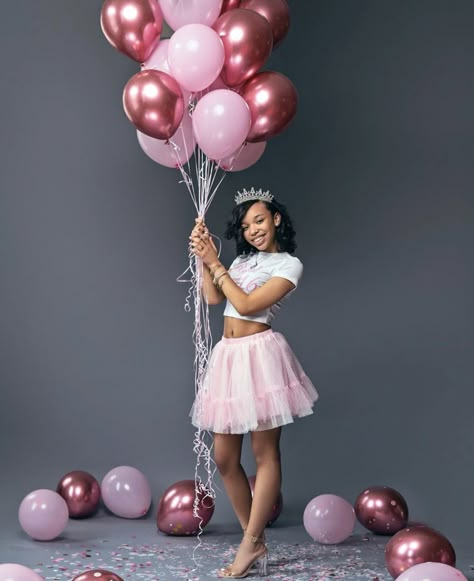 Birthday Photoshoot Photoshoot For 14th Birthday, 13birthday Photoshoot Ideas, 12 Year Birthday Photoshoot, Turning 13 Photo Shoot Ideas, Teen Birthday Photoshooting, Teenage Birthday Photoshoot Ideas, Birthday Outfit For Dinner, 14th Birthday Picture Ideas, Photoshoot Ideas 13th Birthday