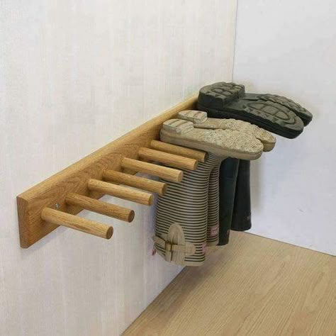 Koti Diy, Diy Shoe Storage, Diy Shoe Rack, Boot Rack, Boot Storage, Boot Room, Rack Design, Diy Garage, Shoe Organizer