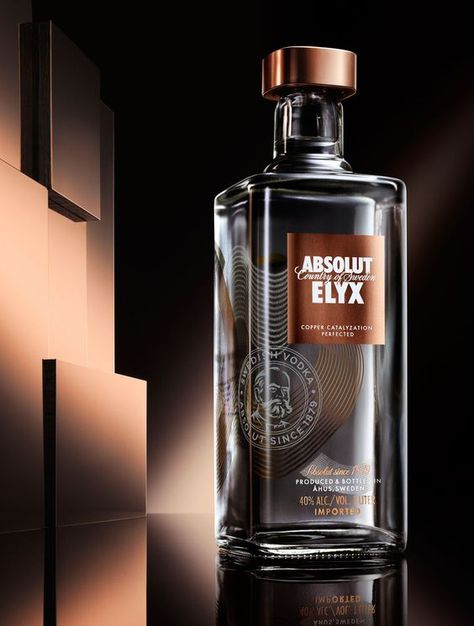 Absolut Elyx, Square Bottle, Fragrance Photography, Vodka Brands, Alcohol Packaging, Premium Vodka, Glass Photography, Perfume Bottle Design, Cocktails Bar