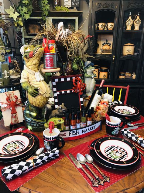 Louisiana kitchen table Cajun Kitchen Theme, Cajun Table Decor, Cajun Theme Party, Louisiana Kitchen Decor Ideas, Louisiana Kitchen Decor, Cajun Decorations Ideas, Cajun Party, Cajun Decor, Cajun Kitchen