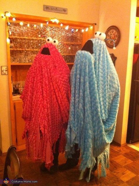 The Yip Yips - 2012 Halloween Costume Contest Yip Yip Costume, Martian Costume, Costumes For Couples, Diy Couples Costumes, Cute Group Halloween Costumes, Fairy Halloween Costumes, Trio Halloween Costumes, Yip Yip, Homemade Costume