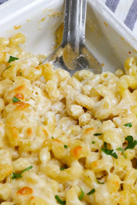 Creamy Baked Cavatappi Pasta (Italian Corkscrew Pasta) Cavatappi Pasta Salad, Mac And Cheese Recipe Cavatappi, Corkscrew Pasta Recipes, Baked Cavatappi, Cavatappi Pasta Recipes, Recipes With Elbow Noodles, Elbow Pasta Recipes, Crockpot Mac And Cheese Recipe, Corkscrew Pasta