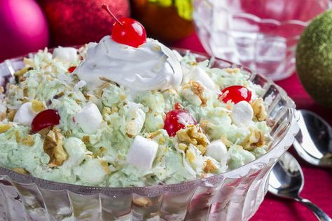 Pistachio Fluff | MrFood.com Watergate Salad Recipe, Homemade Fruit Salad, Pistachio Dessert Pudding, Pistachio Fluff, Pudding Desserts Recipes, Watergate Salad, Fluff Salad, Pistachio Salad, Vegan Steak