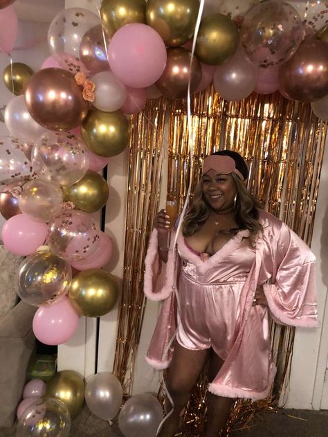 Silk Pajama Party Ideas, 21st Slumber Party Ideas, 30th Birthday Slumber Party, Slumber Party Birthday Adult, 30th Birthday Pajama Party, Pajama Party Grown Up Outfit, Pajama Party Black Women, Pajama Party Decorations Adult, Adult Pj Party Ideas