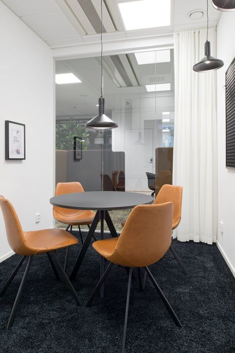 Bricks Lund Offices || Creative office | Meeting Space || #CreativeMeetingSpace www.ironageoffice.com Mini Sala, Small Office Room, Office Room Design, Conference Room Design, Meeting Room Design, Small Office Design, Conference Room Chairs, Office Meeting Room, Office Space Design