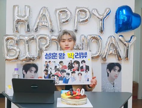 Sunghoon Birthday, Enhypen Sunghoon, Sung Hoon, Boy Birthday, Birthday Decorations, Happy Birthday, On Twitter, Cake, Birthday