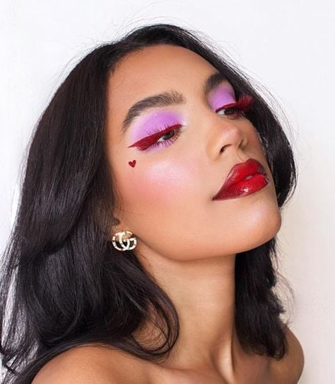 2021 Makeup Trend: Colored Lashes Red Makeup Looks, Colored Lashes, 2021 Makeup, Colored Mascara, Red Eyeliner, Makeup Over 50, Smokey Eye Makeup Tutorial, Purple Makeup, Mascara Makeup