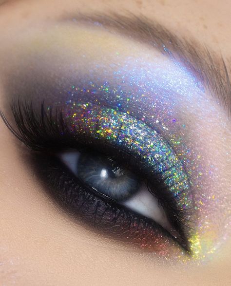 Make Up Yeux, Holographic Eyeshadow, Holographic Makeup, Eye Makeup Images, Beginners Eye Makeup, Work Makeup, Eye Makeup Pictures, Ethereal Makeup, Eye Makeup Designs