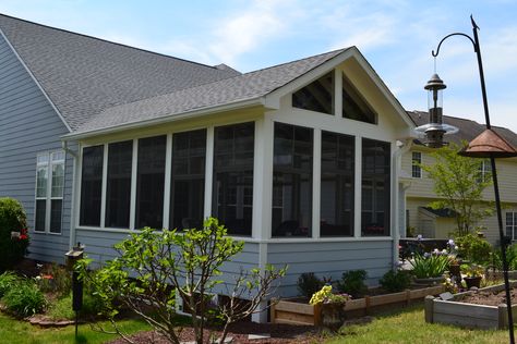 Custom screened porch with Eze Breeze windows - Design Ideas - Archadeck Porch Knee Wall, Sunroom Remodel, Screened Porch Decorating, Gable Window, Custom Porch, Backyard Renovation, Three Season Porch, Screened Porch Designs, Sun Rooms