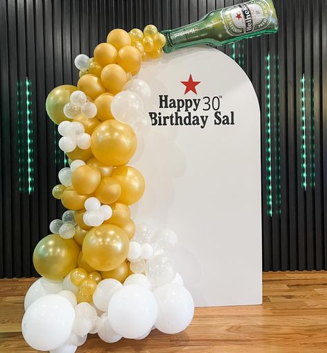 Getting the beer flowing and the party started 🍻 To me there is nothing better then when my creative juices are flowing and my vision comes to life!! My amazing customer came to me to do a backdrop for her husbands 30th who is a @heineken_us lover! She wanted to incorporate beer but wasn’t sure how. I Immediately thought of a beer bottle spilling. I have seen similar garlands done with champagne and they always look so fun! I really wanted the garland to look like the beer was flowing ou... Beer Balloon Arch, Beer Themed Birthday Party, Beer Party Theme, Horror Themed Party, Beer Theme, Beer Birthday, Beer Party, Happy 30th Birthday, The Beer