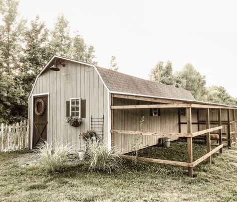 Sheep Enclosure, Diy Sheep, Southdown Sheep, Sheep Barn, Sheep House, Livestock Barn, Goat House, Mini Barn, Goat Barn