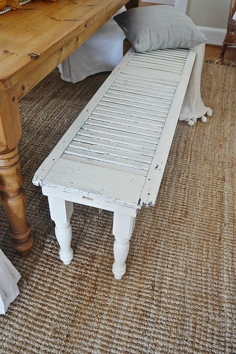 DIY shutter bench... so easy to make & works great for by a dining room table! Farmhouse Diy Projects, Rustic Shutters, Diy Shutters, Entryway Inspiration, Old Shutters, Baby Shower Decor, Diy Farmhouse Decor, Farmhouse Furniture, Country Style Homes