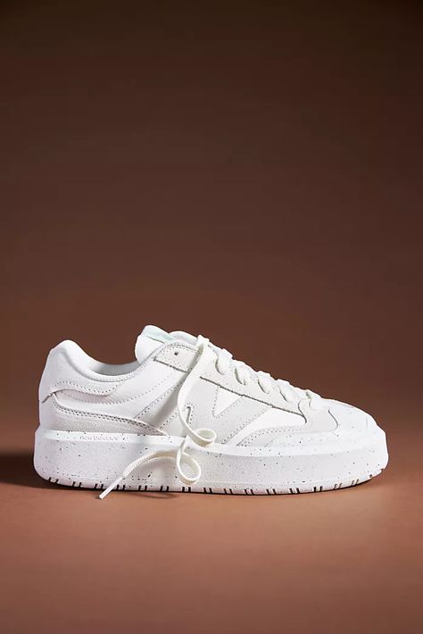 Cute Sneakers, Fancy Shoes, White Sneakers Women, Everyday Shoes, Aesthetic Shoes, Swag Shoes, Nike Shoes Women, Trendy Sneakers, Pretty Shoes