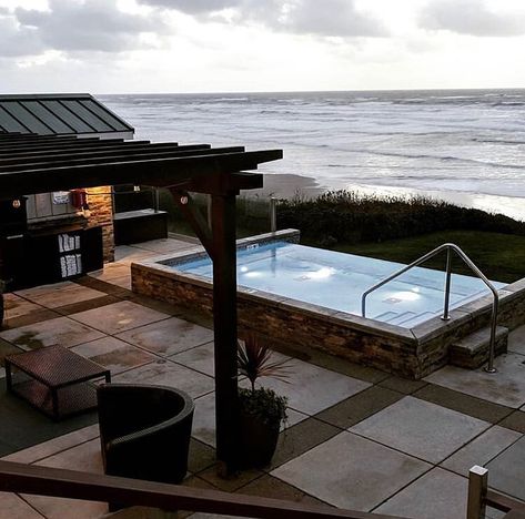 Inn at Nye Beach | Newport Oregon Hotels | Oregon Coast Boutique Lodging Nye Beach, Infinity Spa, Oregon Hotels, Mcminnville Oregon, Newport Oregon, Beautiful Oregon, Oregon Beaches, Beach Retreat, Pet Friendly Hotels