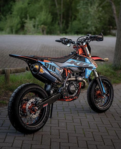 Ktm Motor, Motocross Decals, Custom Dirt Bike, Ktm Dirt Bikes, Ktm Supermoto, Cr7 Vs Messi, Motocross Love, Cool Dirt Bikes, Image Moto