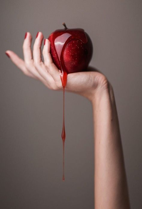 Fruit Art Drawings, Dark Fairytale, Poison Apples, Forbidden Fruit, Fruit Photography, Hand Reference, Fantasy Aesthetic, Fruit Art, The Twilight Saga