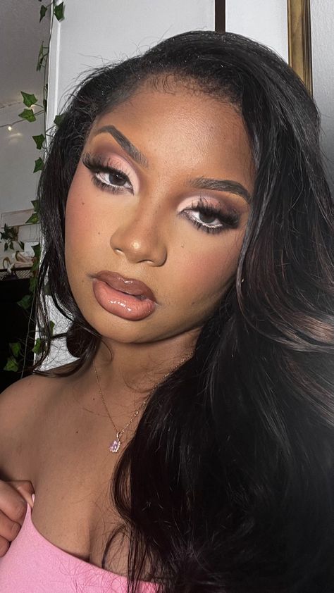 Light Pink And Black Makeup, Soft Glam Eyeshadow, Soft Pink Eyeshadow Looks Black Women, Pink And Gold Makeup Looks Black Women, Soft Cut Crease Makeup, Light Pink Prom Makeup, Brown Cut Crease Eyeshadow, Pink And Brown Makeup, Pink Cut Crease