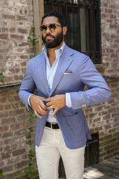 Blue Blazer Outfit, Casual Suits Men, Terno Slim Fit, Light Blue Blazer, Mens Casual Suits, White Chinos, Formal Men Outfit, Blazer Outfit, Sharp Dressed Man