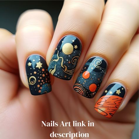 A collection of Halloween nail art ideas, including spider web nails, pumpkin nails, ghost nails, bat nails, and witch nails. Whether you're looking for something spooky, cute, or glam, there's a Halloween nail design in this collection for everyone. Tie Dye Nails, Beach Nails, Nail Designs Spring, Funky Nails, Valentines Nails, Green Nails, Blue Nails, Black Nails, Nail Designer