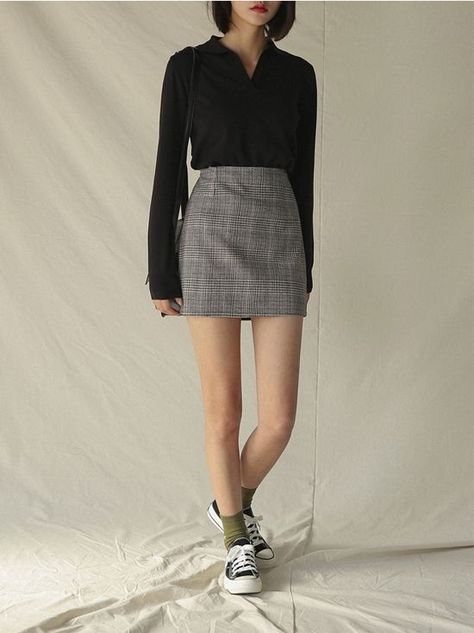 Korean Daily Fashion Korean Fashion Ideas, 80s Fashion Trends, Korean Fashion Outfits, Fashion 80s, K Fashion, Mia 3, Korean Fashion Trends, Plaid Skirt, 가을 패션