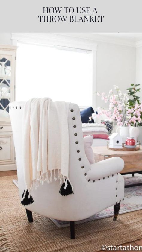 How to use a throw blanket in your decor for each room in your home. Throw On Chair, Cute Modern Farmhouse, Diy Rustic Farmhouse, Modern Farmhouse Ideas, Crafts For Beginners, Family Room Inspiration, Home Office Wall Art, Rustic Living Room Furniture, Farmhouse Side Table