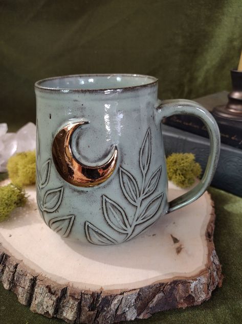 Moon Pottery Ideas, Moon Mug Pottery, Fantasy Pottery, Witchy Pottery, Moon Pottery, Halloween Pottery, Ceramica Ideas, Ninja Coffee Bar, Moon Mug