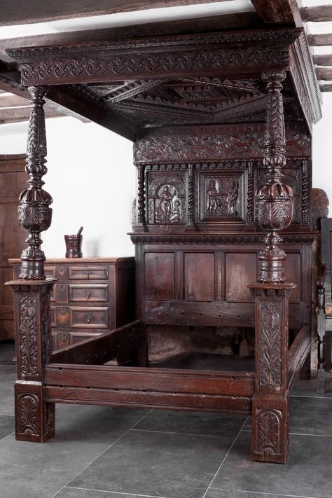 James I oak carved tester bedstead from Exeter, Marhamchurch antiques Muebles Shabby Chic, Furniture Wardrobe, Painting Wooden Furniture, White Furniture Living Room, Gothic Furniture, Antique Beds, Carved Furniture, Victorian Furniture, French Furniture