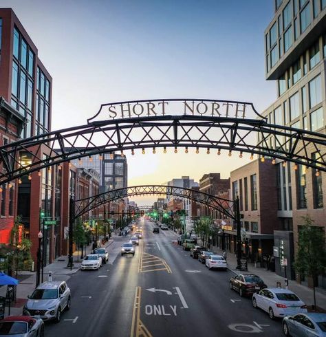 Columbus' Short North Arts District Cubs Aesthetic, Columbus Ohio Aesthetic, Short North Columbus Ohio, Aj Aesthetic, Girls Day Out Ideas, Columbus Map, Downtown Columbus Ohio, Columbus Short, Spring Break Getaways