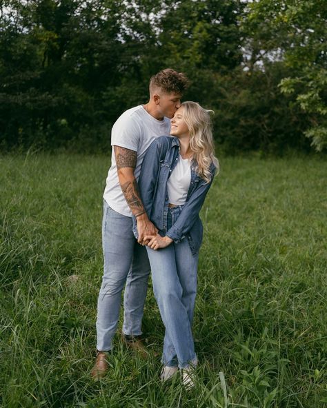 The cutest couples session on the farm!! These two got married almost a year ago and I was so stoked to get them out to the farm to take pictures 🥰 We had huge green fields to run in, yellow flowers still blooming, and a little creek to skip rocks in. It was such a fun evening! Couples Photo Shoot In Field, Couple Outdoor Photoshoot Poses, Farm Couple Pictures, Outdoor Couple Poses, Couples Photoshoot Field, Fun Couple Poses, Creek Pictures, Farm Photoshoot, Farm Engagement Photos