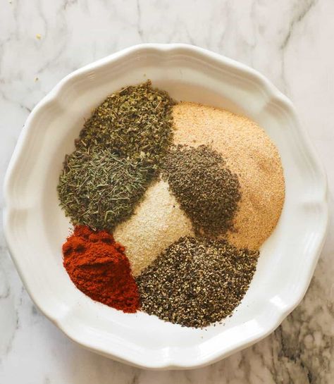 Pizza Seasoning Recipe, Pizza Seasoning, Perfect Homemade Pizza, Chicken Alfredo Pizza, Seasoned Veggies, Make Your Own Pizza, Greek Seasoning, Making Homemade Pizza, All Purpose Seasoning