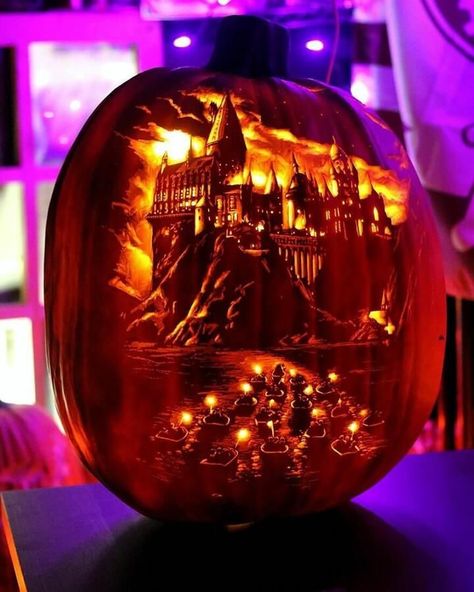 Pumpkin Drawing and Carving Design. Hogwarts Pumpkin Carving, Hogwarts Pumpkin, Pumpkins Stencils, Harry Potter Pumpkin Carving, Harry Potter Pumpkin, Cute Pumpkin Carving, Tall Pumpkin, Disney Pumpkin Carving, Halloween Pumpkin Carving Stencils