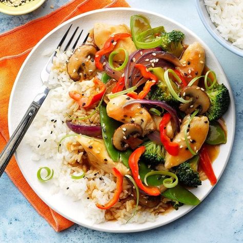 Sesame Chicken Stir Fry, Easy Sesame Chicken, Chicken Chop, Kung Pao Chicken Recipe, Wok Recipes, Stir Fry Recipes Chicken, Chop Suey, Sesame Chicken, Chicken Stir Fry