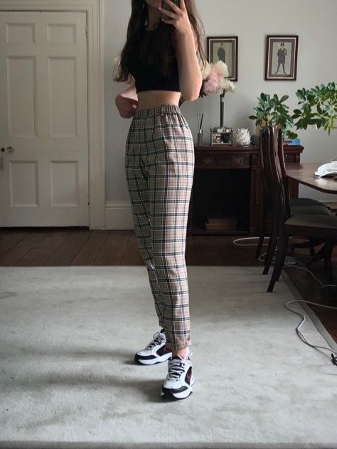 Excited to share the latest addition to my #etsy shop: Beige Tartan trousers https://etsy.me/3YskUcU #check #high #boyfriend #tapered #noclosure #trouser #no #beige #brown Checkered Trousers Outfits, Check Pants Outfit, Checked Trousers Outfit, Trousers Women Outfit, Plaid Pants Outfit, Elegant Trousers, Tartan Trousers, Plaid Pants Women, Checkered Trousers