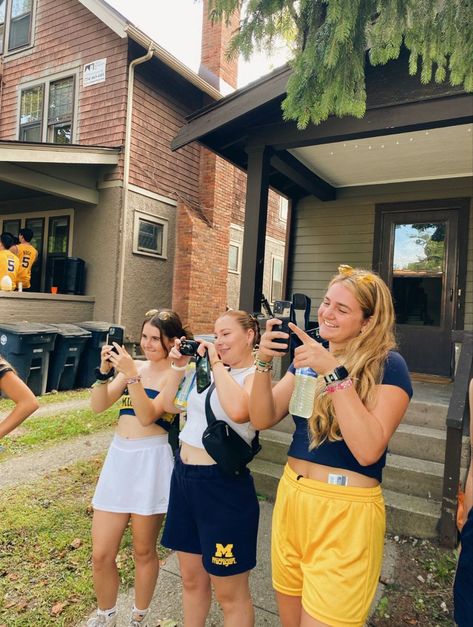 Umich Campus Aesthetic, Michigan College Aesthetic, University Of Michigan Tailgate, Umich Game Day, University Of Michigan Aesthetic, Umich Gameday, Tailgate Aesthetic, Umich Aesthetic, Michigan Aesthetic