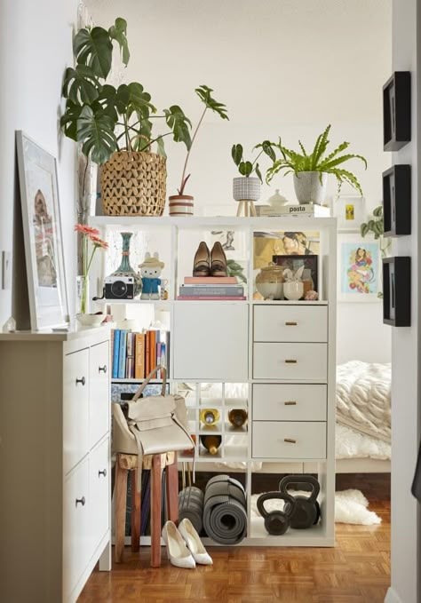 Boho Studio Apartment, Tiny Studio Apartments Layout, Studio Flats, Establish Boundaries, Nyc Studio Apartments, Dc Apartment, Tiny Studio Apartments, Ikea Bookcase, Studio Layout