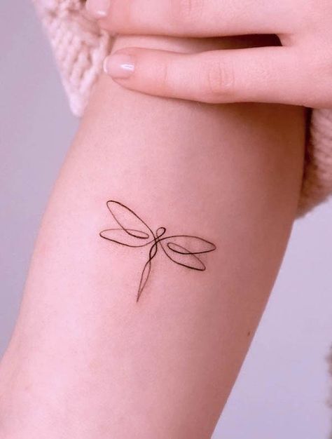 Dragonfly Tattoo Meaning, Dragonfly Tattoos, Small Dragonfly Tattoo, Tato Minimal, Flying Tattoo, Dragonfly Tattoo Design, Elbow Tattoos, 4 Tattoo, Red Tattoos