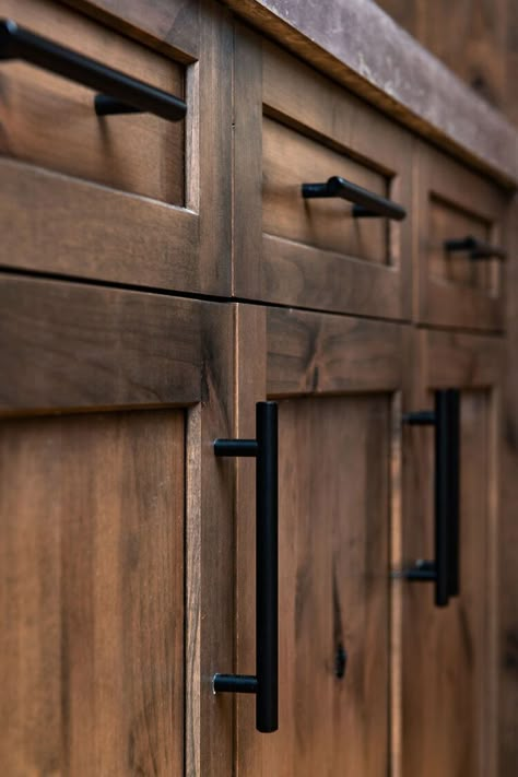 Kitchen Range Cabinet Ideas, Nevada City Knotty Alder, Black Hardware On Wood Cabinets, Black Matte Cabinets, Knotty Alder Kitchen Cabinets Stains, Knotty Alder Kitchen Cabinets, Alder Wood Kitchen Cabinets, Knotty Alder Kitchen, Budget 2024