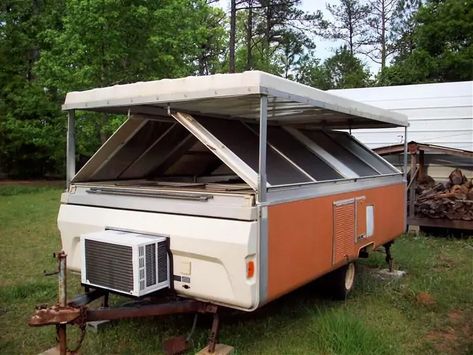 10 DIY Pop Up Camper Ideas for Small Camping Budget Diy Pop Up Camper, Micro Camper Diy, Apache Camper, Pop Up Camper Trailer, Vw T3 Doka, Folding Campers, Pop Up Truck Campers, Homemade Camper, Pop Top Camper