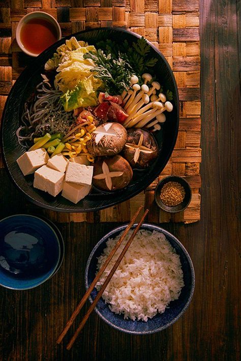 Japanese Rice Dishes, Sukiyaki Recipe, Japanese Winter, One Pot Dishes, Japanese Rice, White Rice, Hot Pot, Tea House, Traditional Japanese