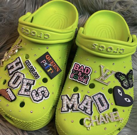 Cute Crocs Shoes, Designer Crocs, Cool Crocs, Crocs Aesthetic, Crocs With Charms, Crocs Outfit, Bedazzled Shoes, Custom Crocs, Crocs Fashion