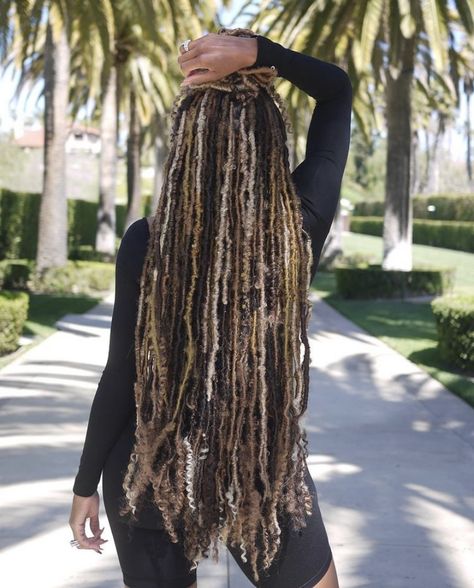 Get The Look: Ciara’s Faux BonitaLocs Bohemian Locs Black Women, Locs Black Women, Black Hair Protective Styles, Bohemian Locs, Colored Braids, Goddess Braids Hairstyles, Hair Braid Videos, Hair Ponytail, Work Hairstyles