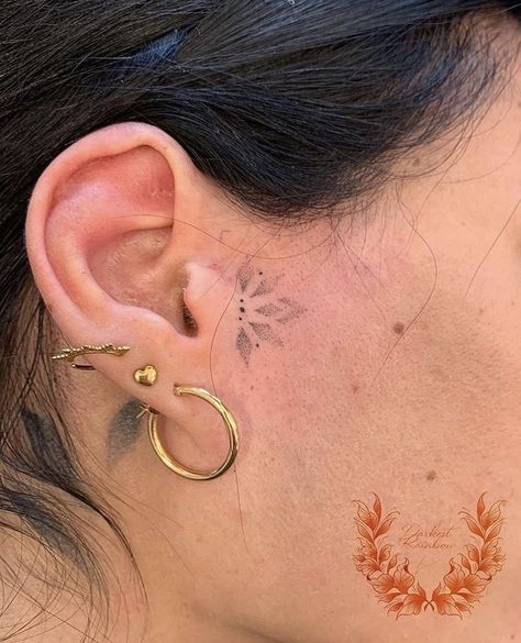 Side Of Ear Tattoos For Women, Mandela Face Tattoo, Tragus Tattoo Ear, Dainty Face Tattoos, In Front Of Ear Tattoo, Side Of Ear Tattoo, Tragus Tattoo, Hairline Tattoos, Behind The Ear Tattoo Ideas