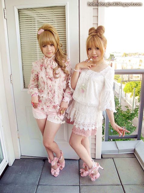 Gyaru Kei, Vintage Thrift Stores, Hime Gyaru, Sunny Sunday, Gyaru Fashion, Pose References, Alt Fashion, Meal Replacement, J Fashion