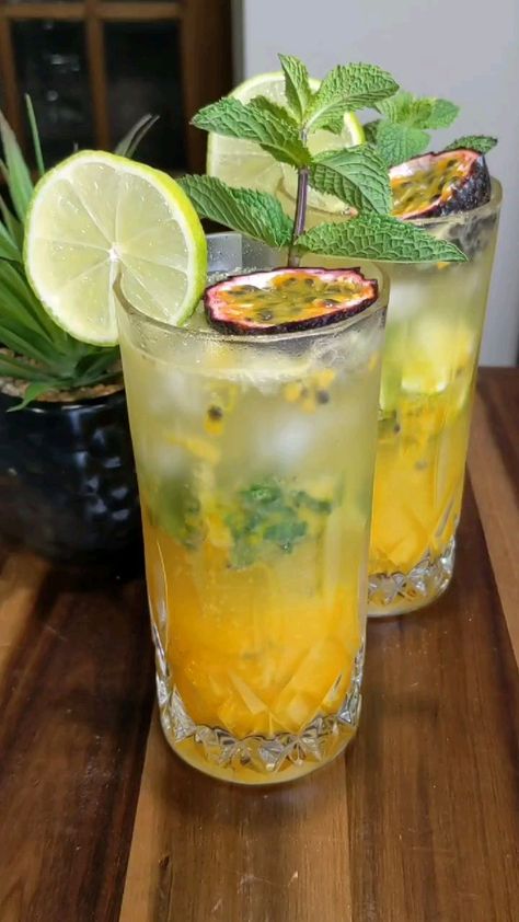 Fruit Mojito, Passion Fruit Mojito, Mango Slices, Mango Mojito, Mojito Mocktail, Rose Lemonade, Mango Fruit, Wine And Dine, School Project