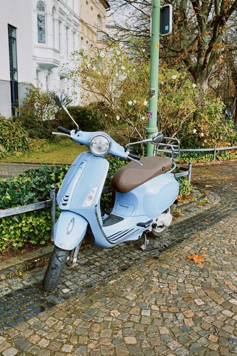 2025vision Board, Shibuya Kei, Vespa Moped, Blue Vespa, Kgf Photos Hd, Widget Iphone, Motos Vintage, Blue Motorcycle, Vespa Scooters