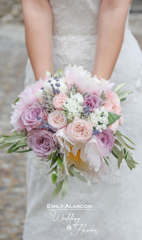 Pink Roses And Lavender Bouquet, Pink Purple White Wedding Bouquet, Pink And Lavender Bouquet, Lilac And Pink Wedding Flowers, Pink And Purple Bridal Bouquet, Pink Purple Wedding Theme, Lavender And Pink Wedding, Bride Bouquet Pink, Bouquet Shapes