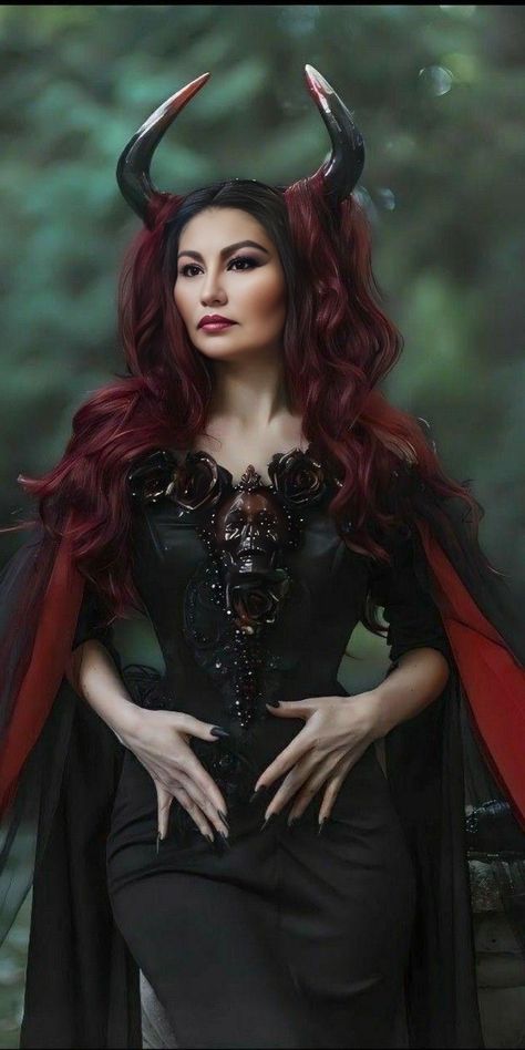 Halloween Costumes Lillith, Witch Masquerade, Lilith Makeup, Lilith Costume, Forest Cosplay, Spooky Dooky, Succubus Costume, Succubus Makeup, Epic Outfits