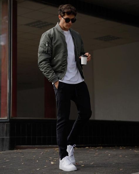 Outfit Hombre Casual, Outfits Quotes, Stil Masculin, Fashion Outfits Men, Mens Smart Casual Outfits, Bakal Suami, Mens Business Casual Outfits, Classy Outfits Men, Mens Casual Outfits Summer