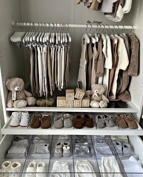 Vom Avea Un Copil, Cozy Baby Room, Baby Room Organization, Baby Nursery Inspiration, Baby Boy Room Decor, Baby Zimmer, Nursery Room Design, Baby Room Inspiration, Baby Boy Room Nursery