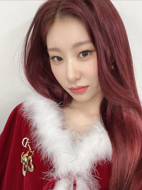 Surprise Present, Itzy Lia, All I Want For Christmas, Mariah Carey, All I Want, Red Hair, Kpop Girls, Girl Group, My Girl